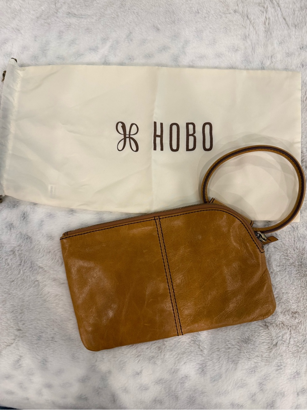 HOBO Sable Truffle Clutch - Picture 2 of 5